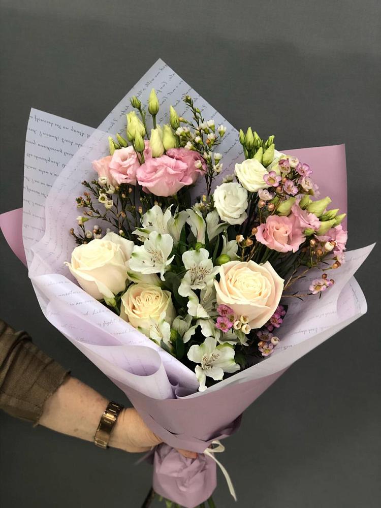 Букет цветов из: Альстромерии, Розы и Лизиантусы в Заметчино