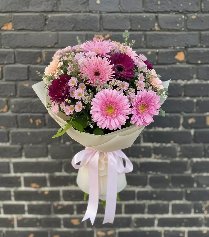 Букет цветов из: Герберы и Хризантемы в Заметчино