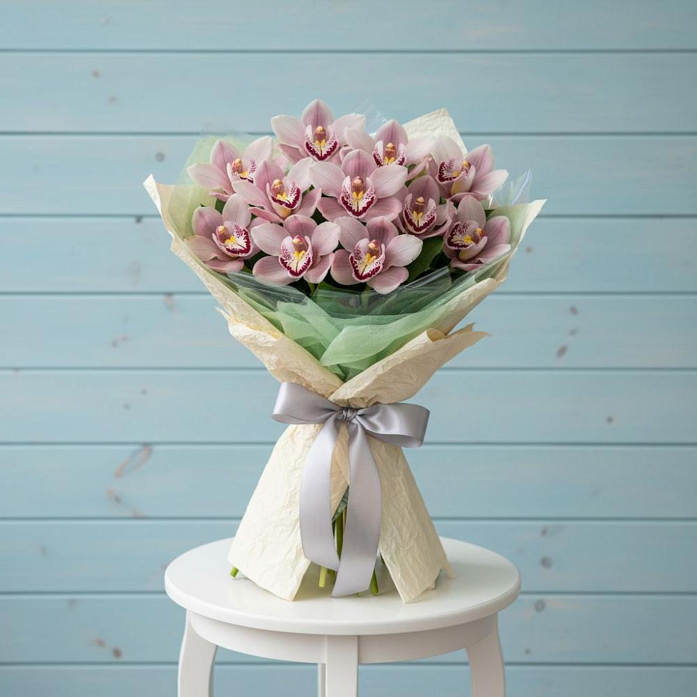 Букет цветов из: Орхидеи и Розы в Заметчино