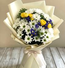 Букет цветов из:  Ирисы, Хризантемы и Розы #REPLACE_PRED# Заметчино