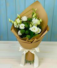 Букет цветов из:  Хризантемы и Лизиантусы в Заметчино