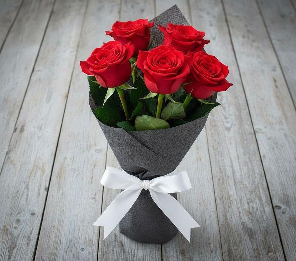 Букет 5 Красных роз Эдлесс Лав в Заметчино