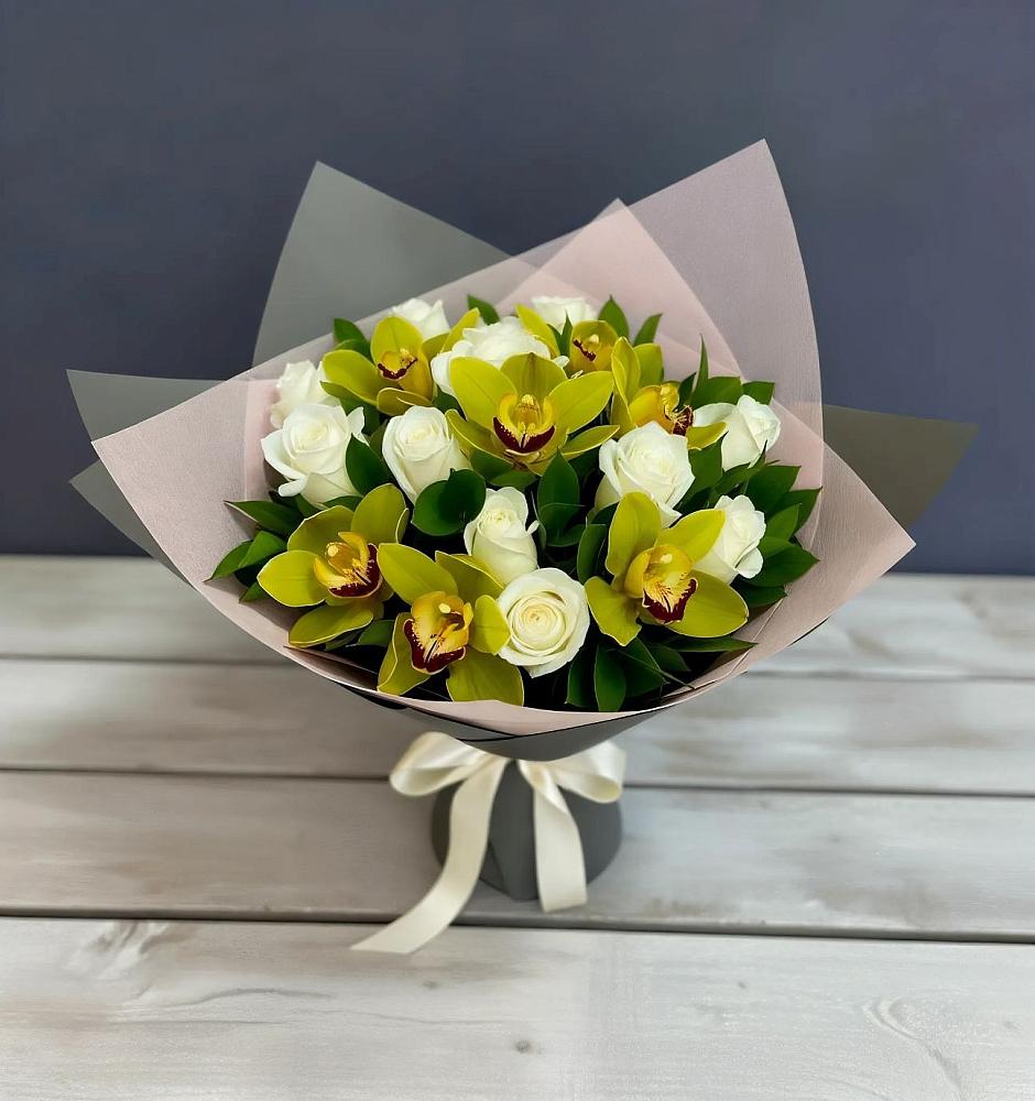 Букет цветов из: Орхидеи и Розы в Заметчино