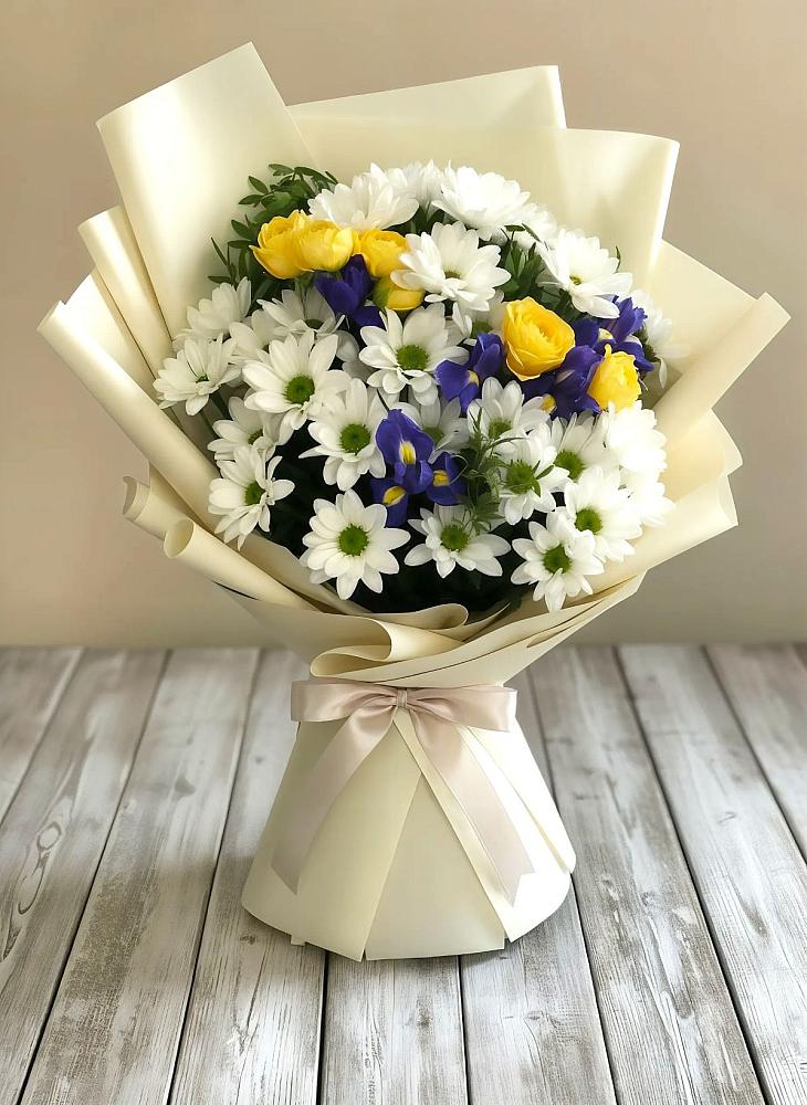 Букет цветов из: Ирисы, Хризантемы и Розы в Заметчино