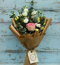 Букет цветов из:  Розы и Лизиантусы в Заметчино